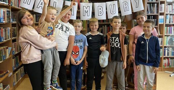 Powiększ obraz: Drugi tydzień WAKACJI W BIBLIOTECE